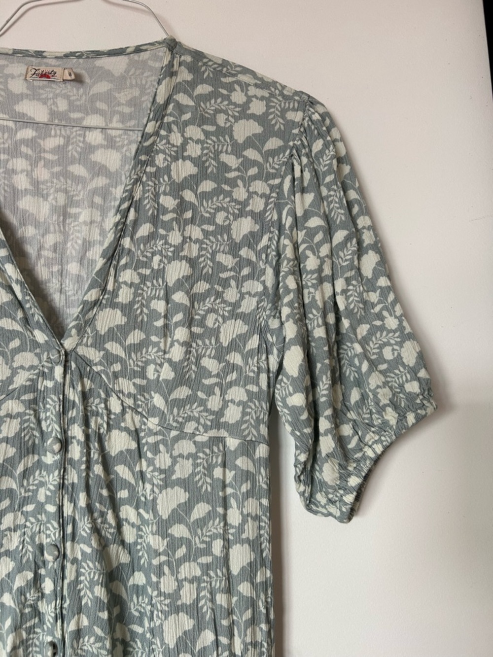 Faherty Button Dress - Picture 4 of 5